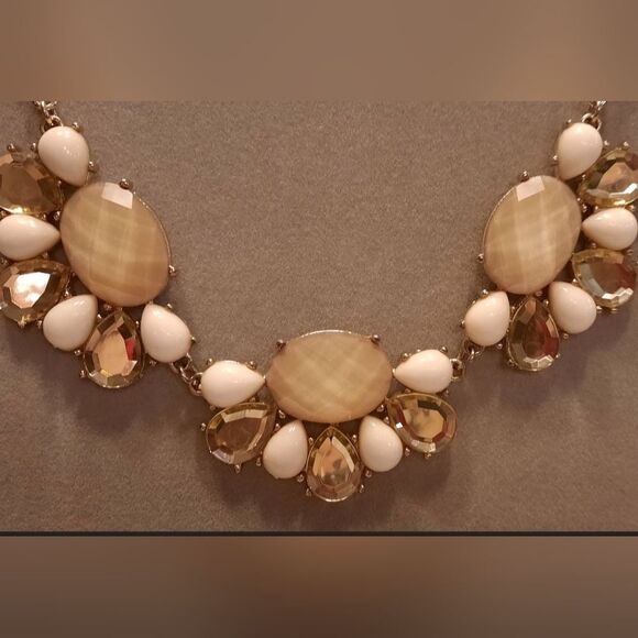 Charming Charlie Necklace Gold Faceted Tear Drop Beige Retro Boho 12" - Picture 1 of 3